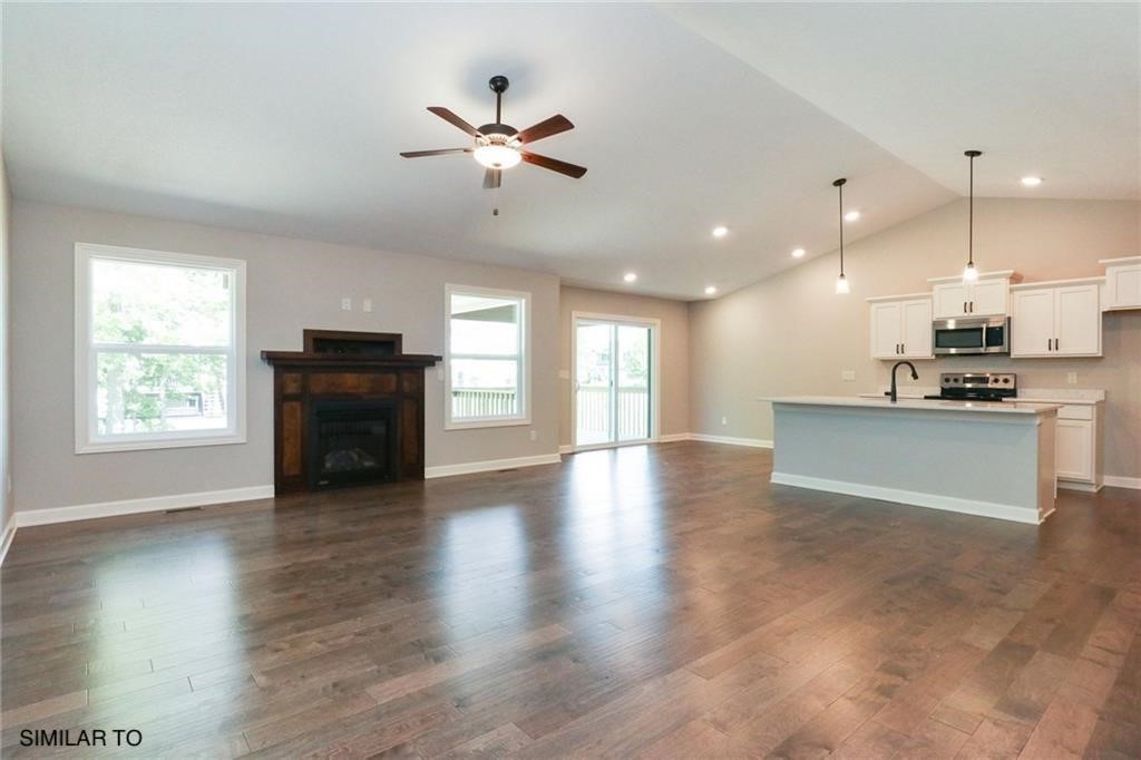 685 NW Prairie Rose Lane