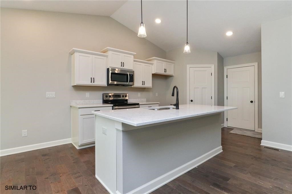 685 NW Prairie Rose Lane