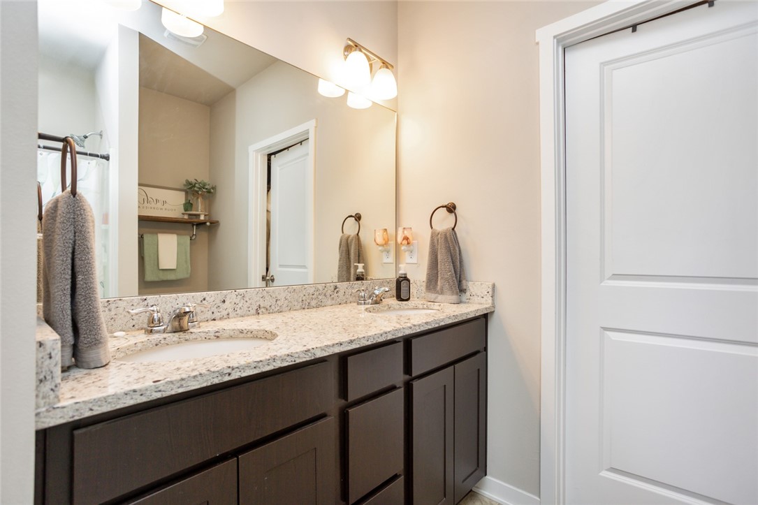 1104 NE Cypress Circle