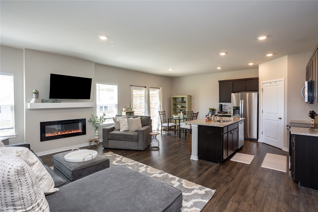 1104 NE Cypress Circle