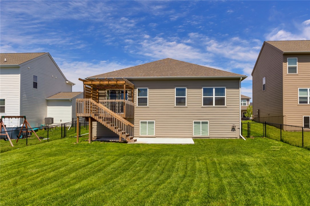 1104 NE Cypress Circle