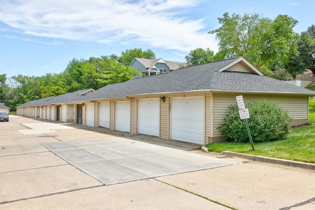 5924 Sutton Place 6