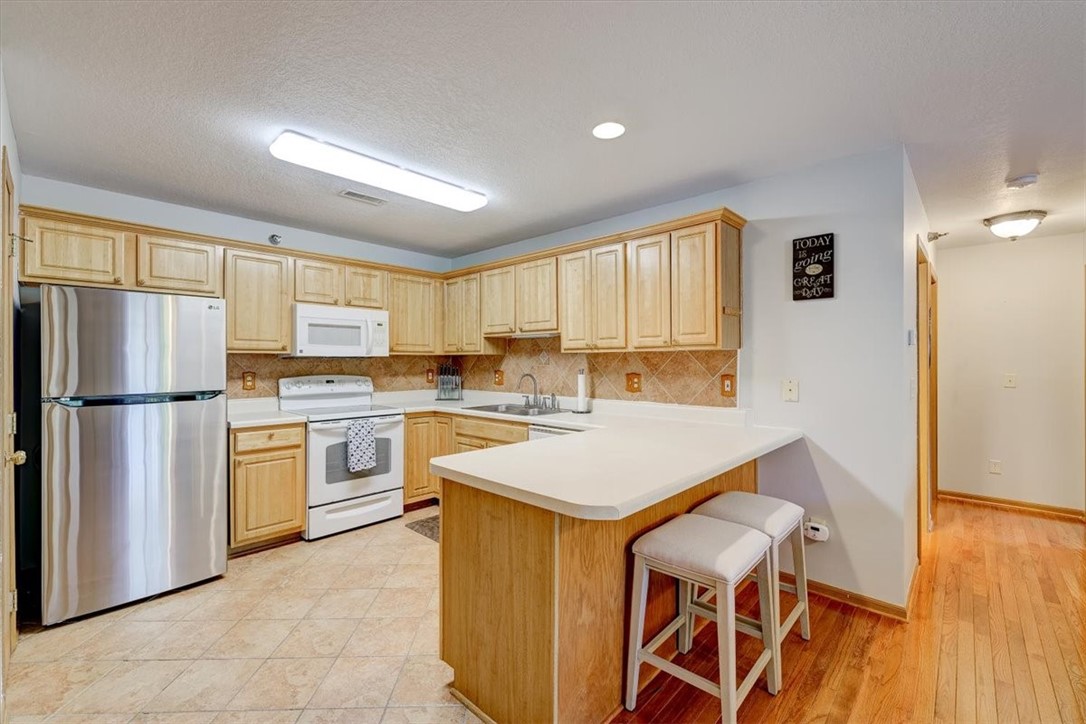 5924 Sutton Place 6