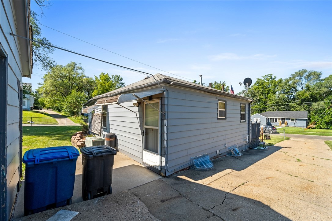 3925 SE 8th Street