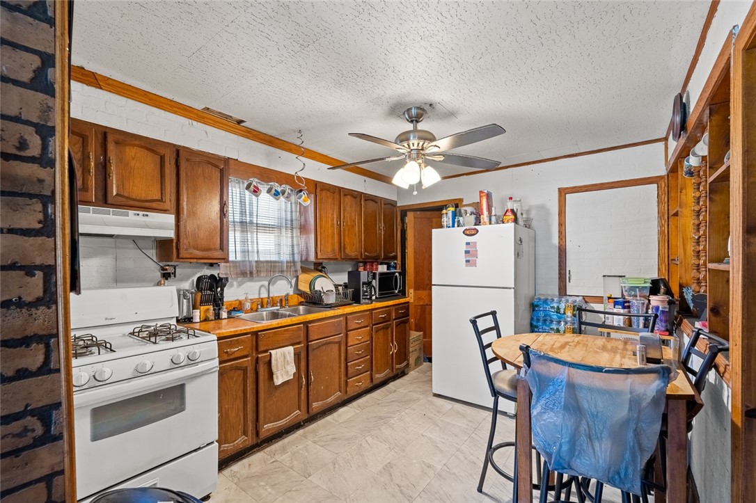 3925 SE 8th Street