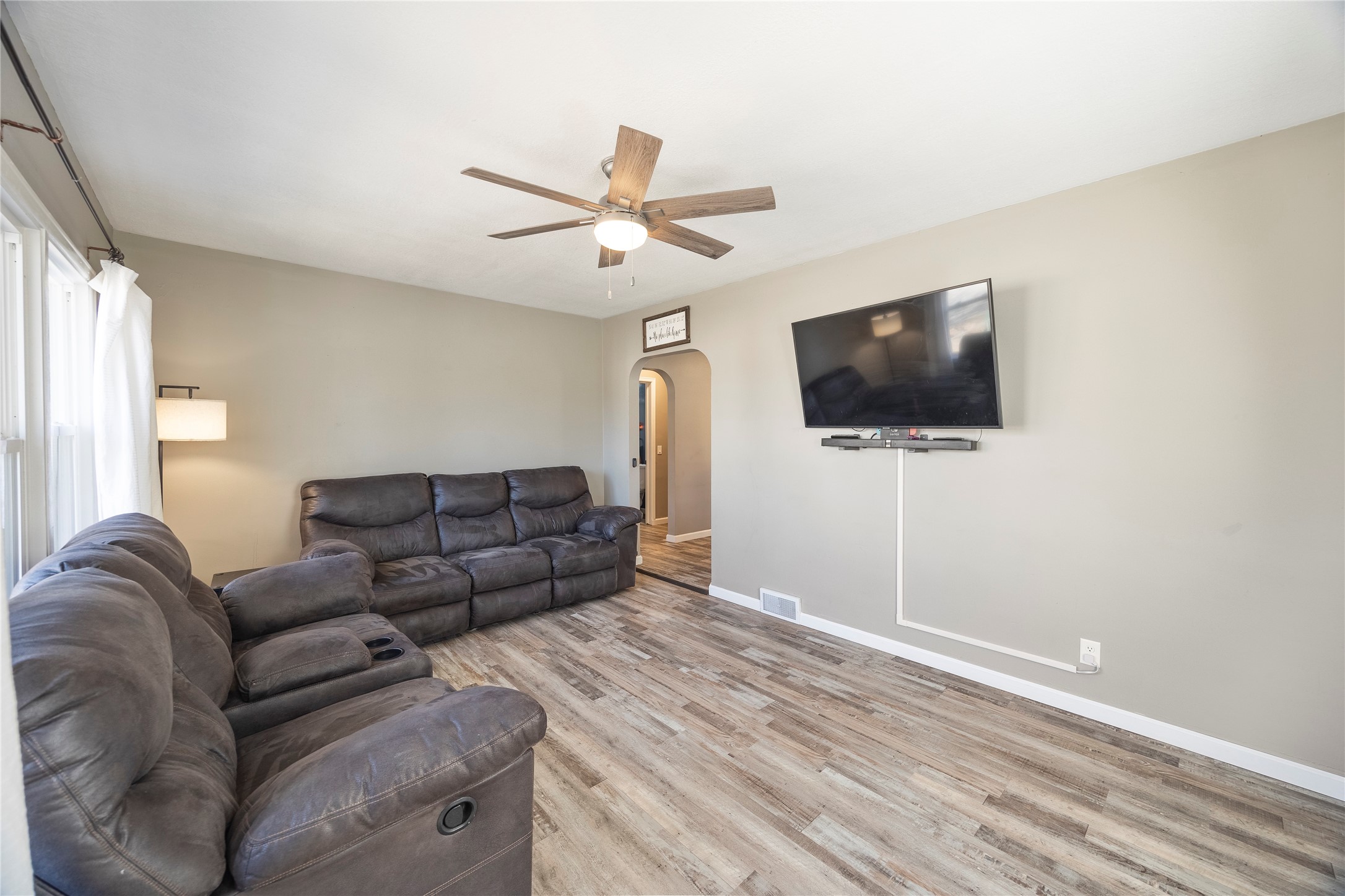 2814 Hickman Road
