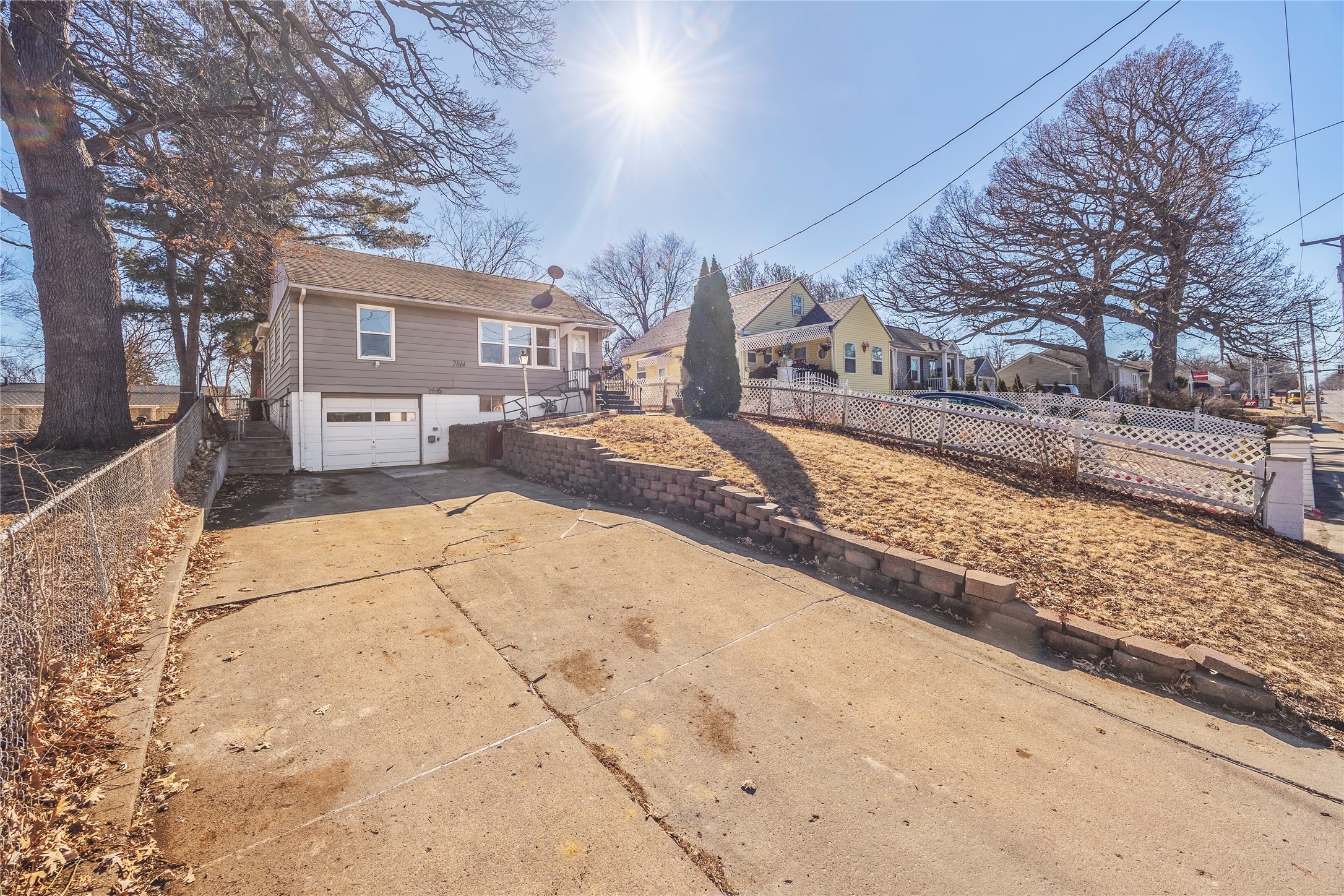 2814 Hickman Road