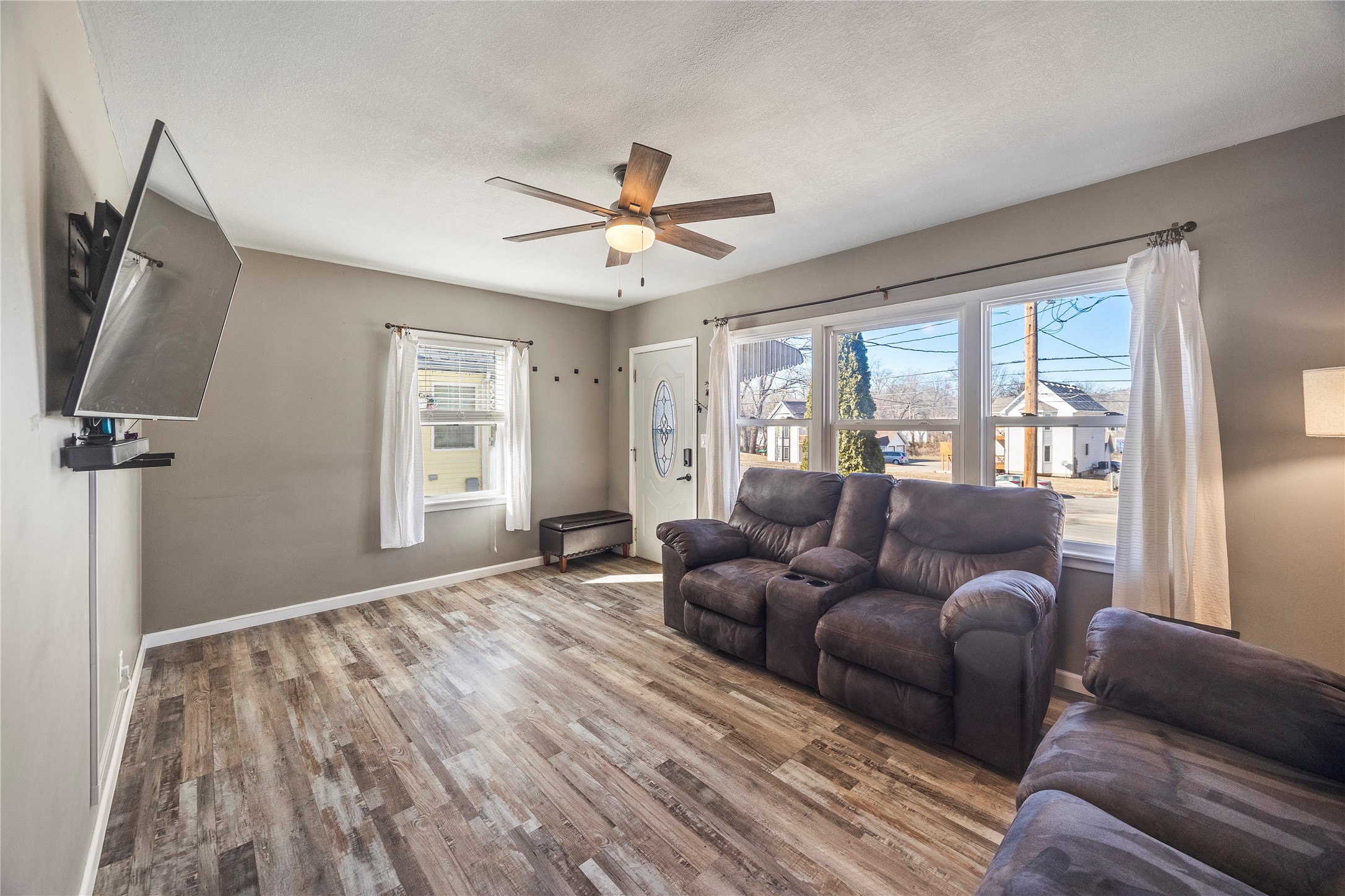 2814 Hickman Road