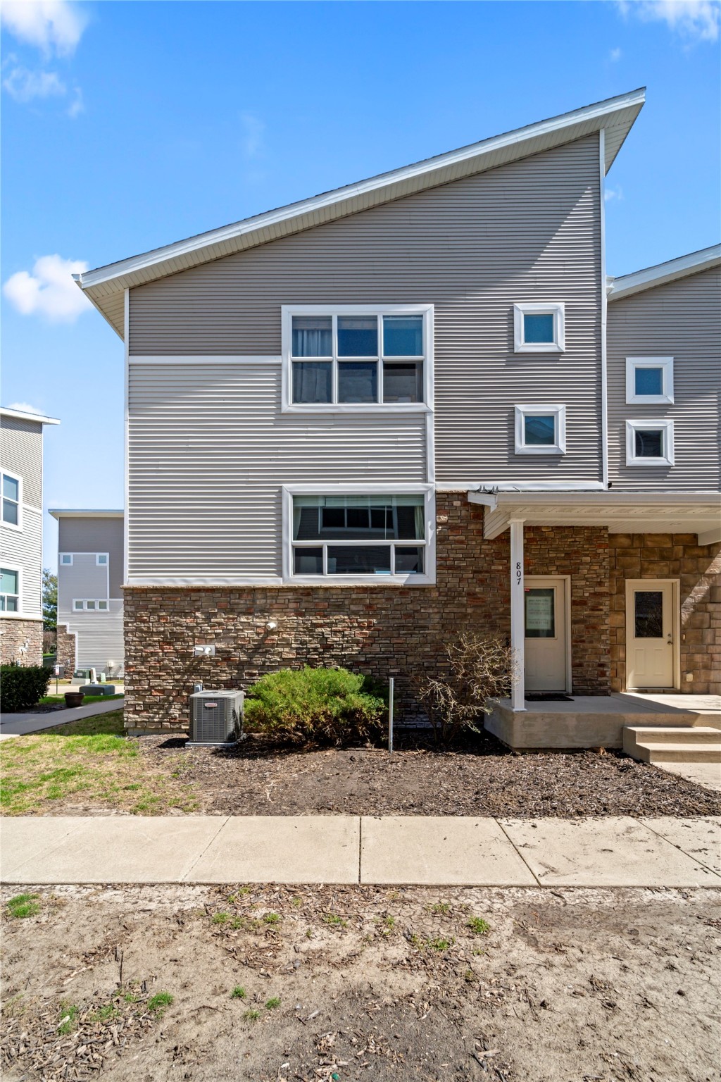 301 SE 11th Street 807