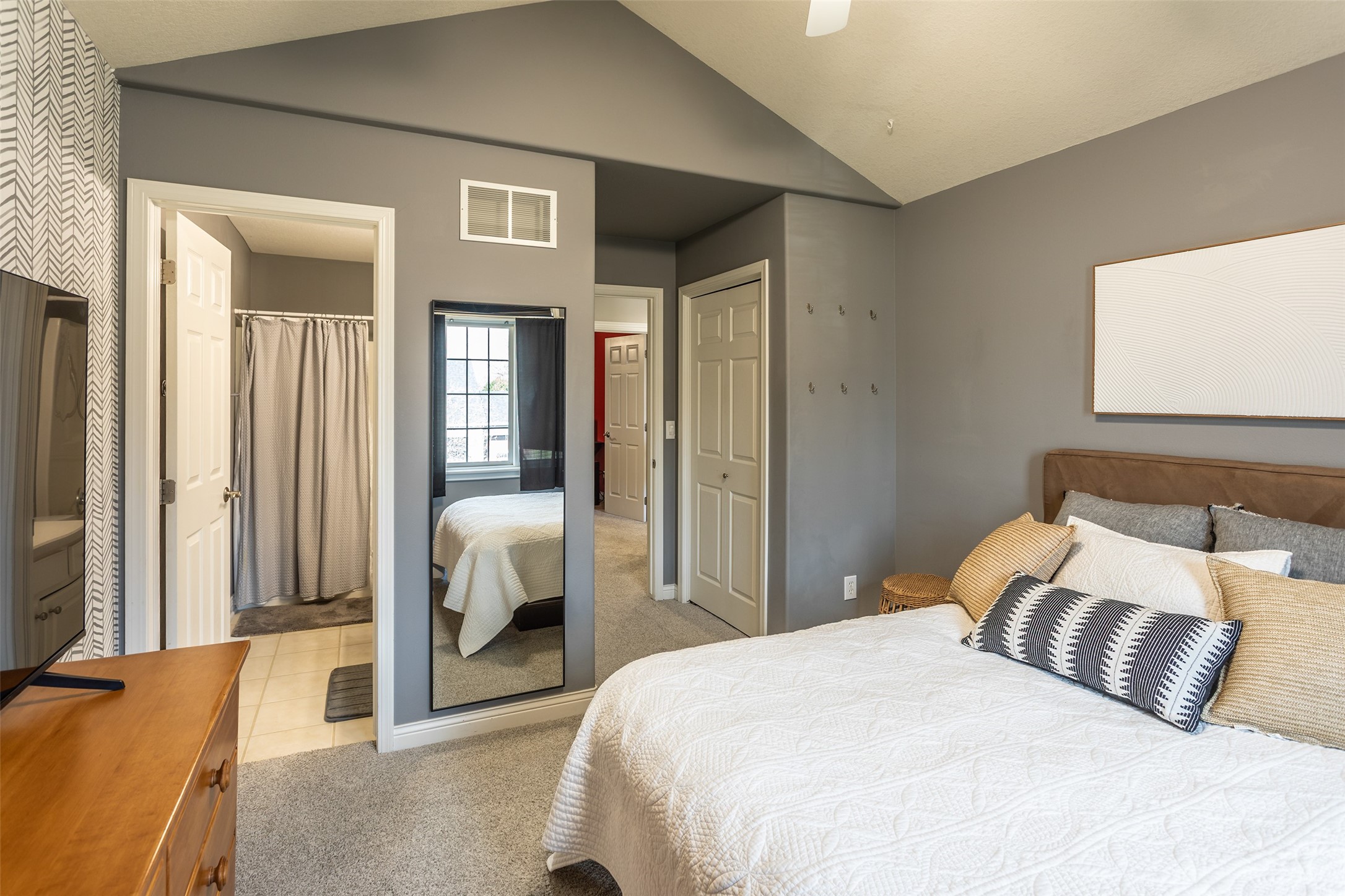 800 SE Plumwood Lane