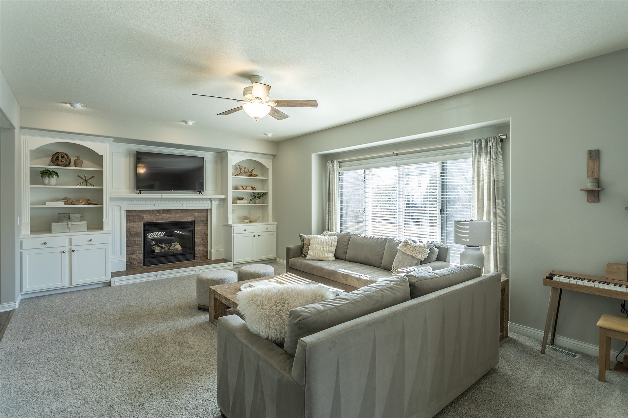 800 SE Plumwood Lane