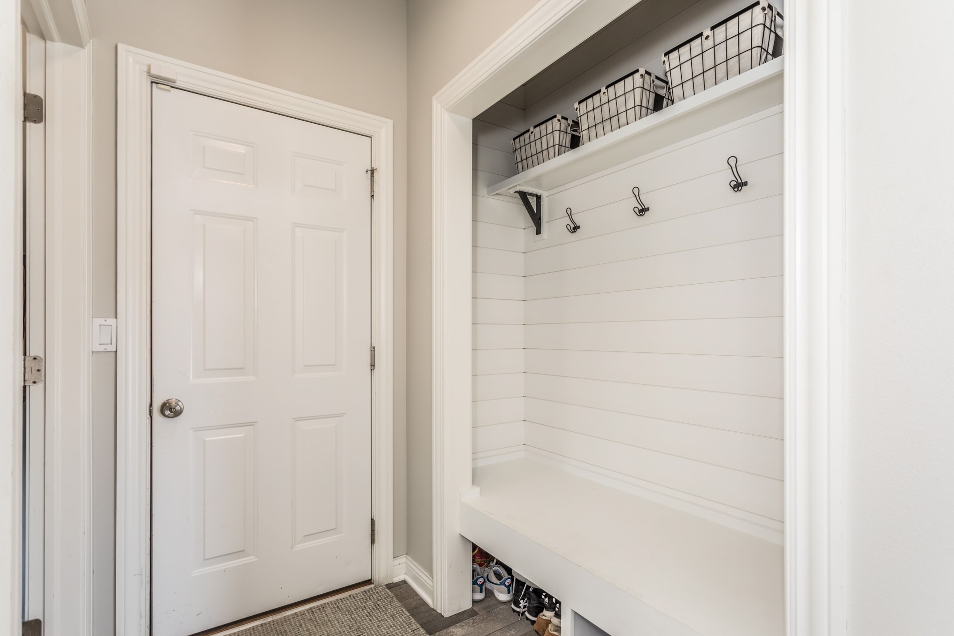 800 SE Plumwood Lane