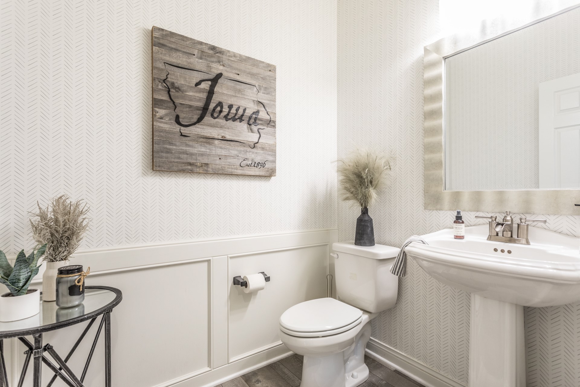 800 SE Plumwood Lane