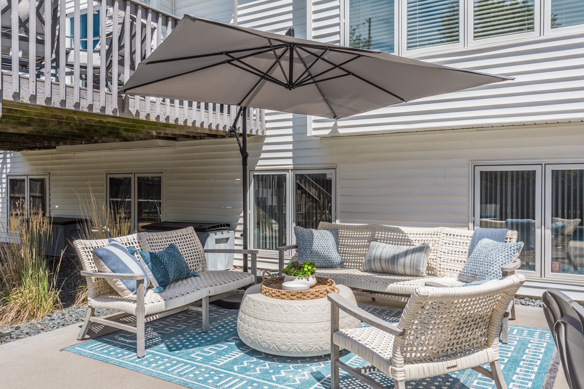 800 SE Plumwood Lane