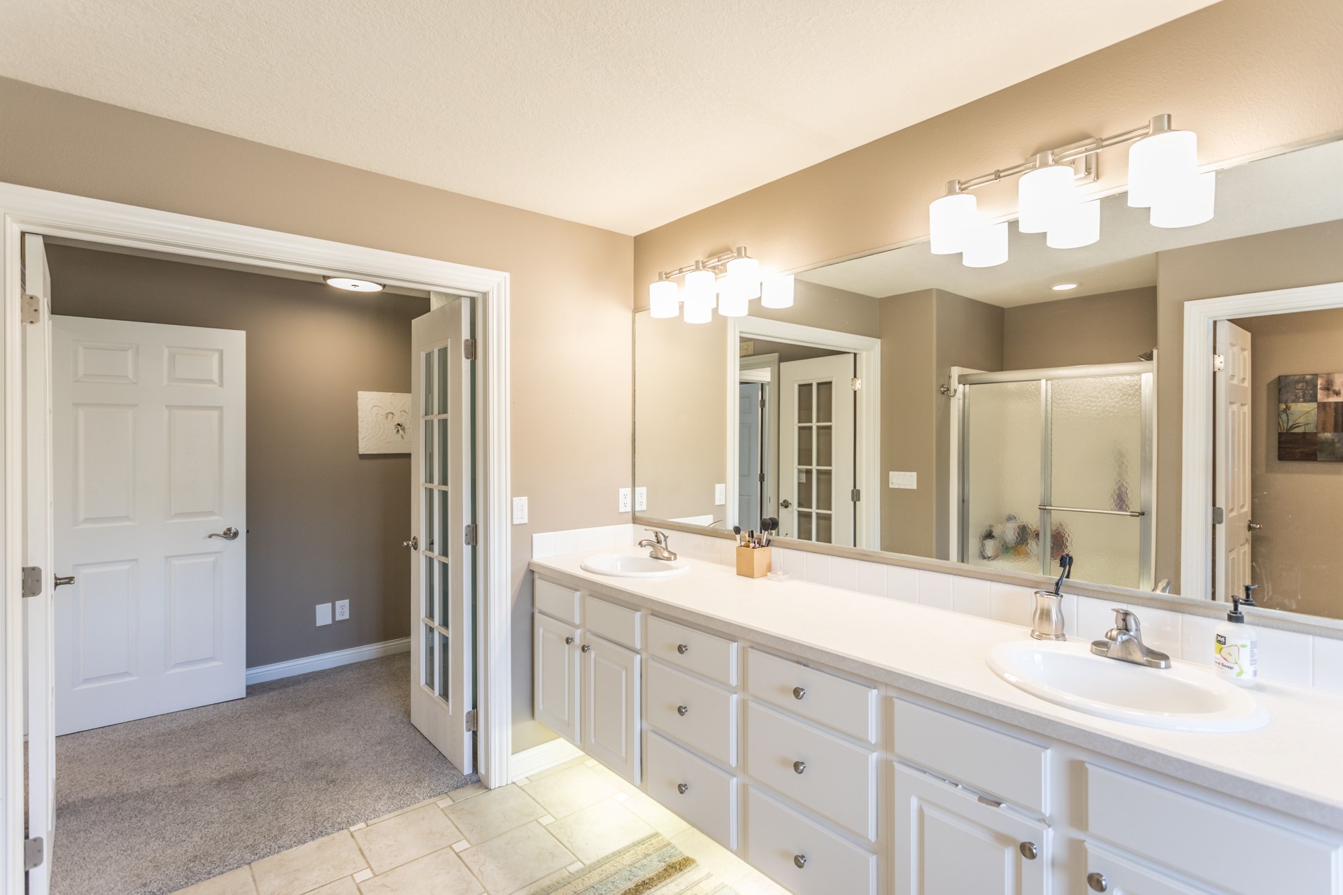 800 SE Plumwood Lane