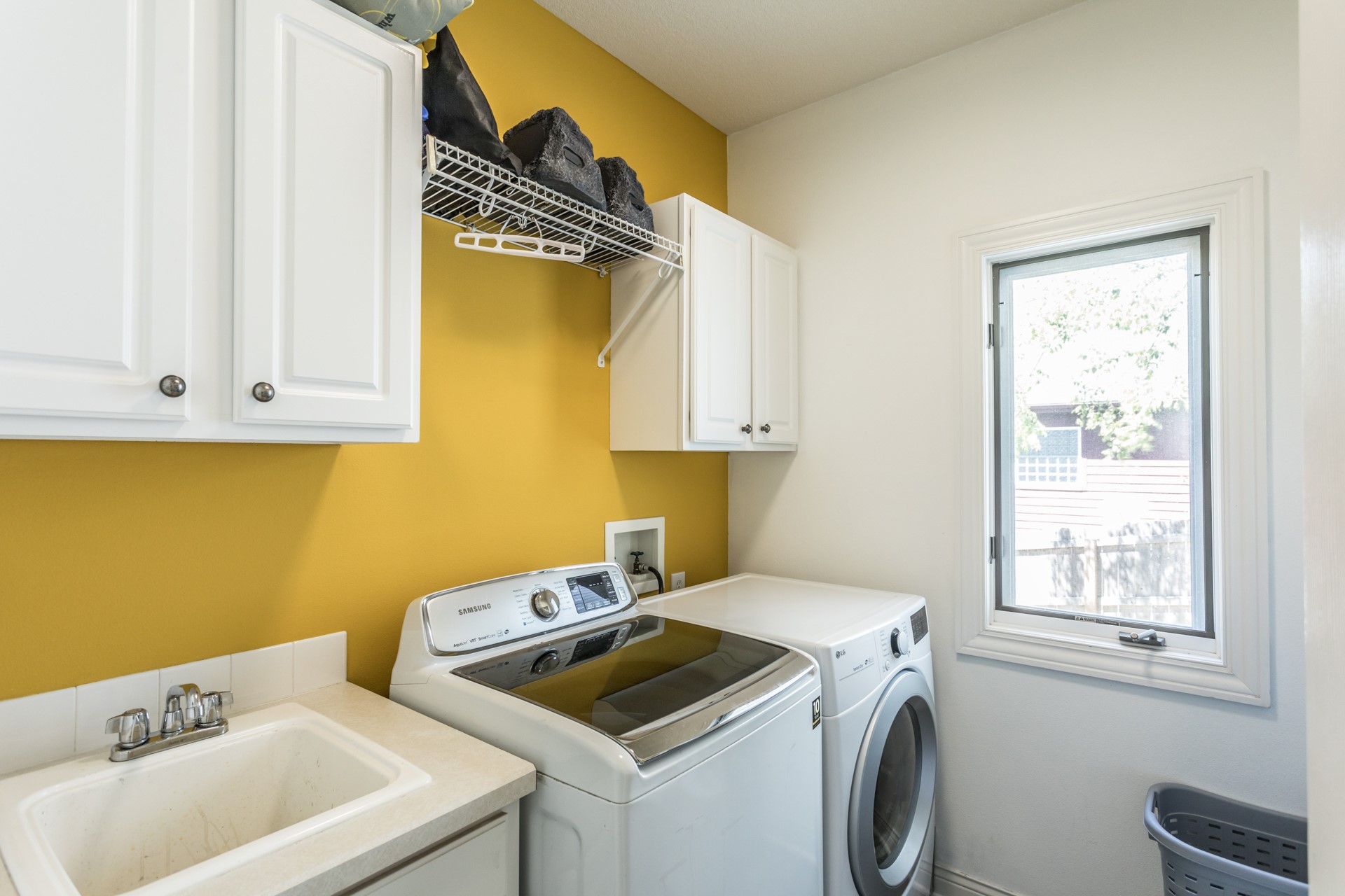 800 SE Plumwood Lane