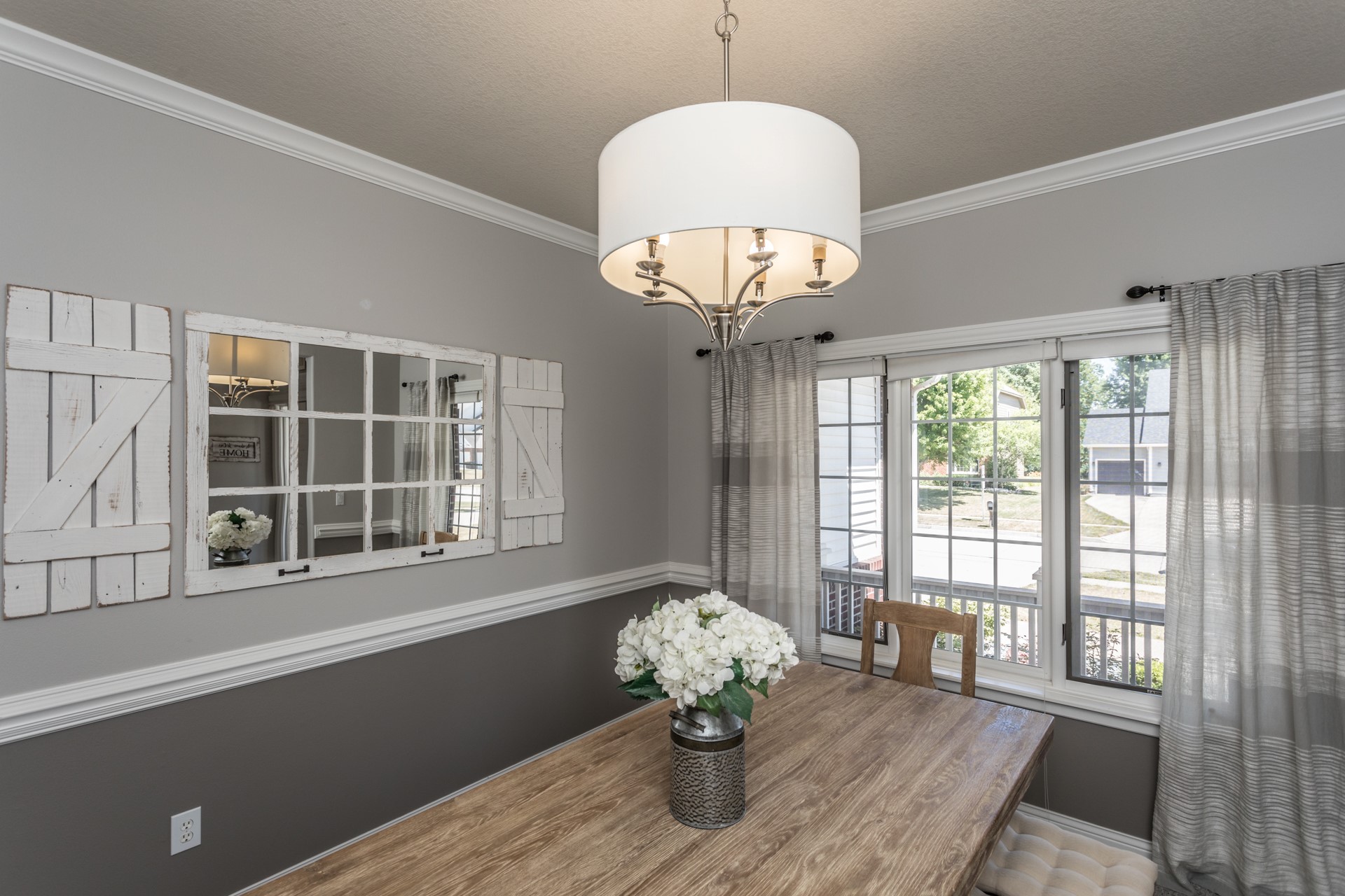 800 SE Plumwood Lane