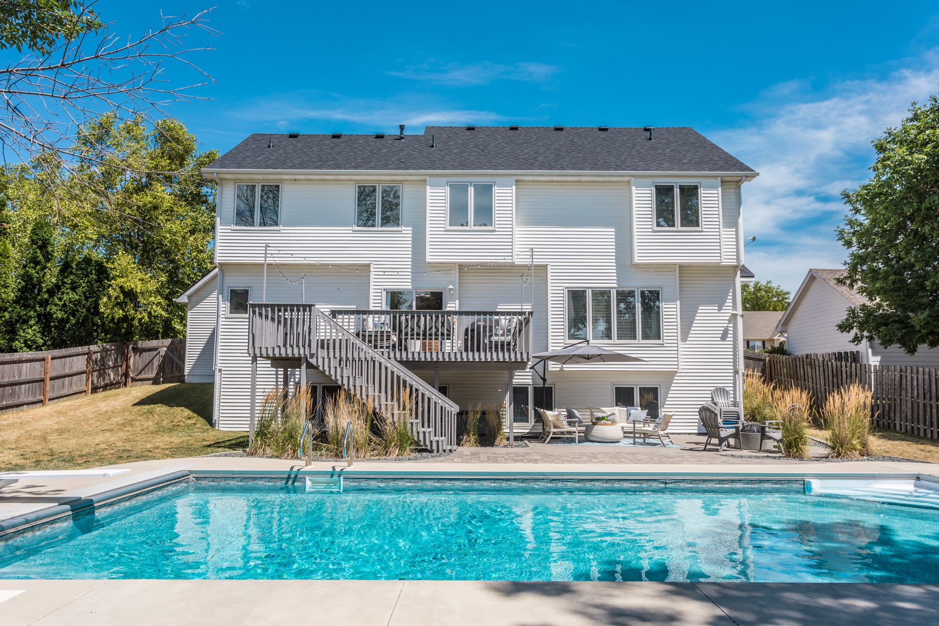 800 SE Plumwood Lane