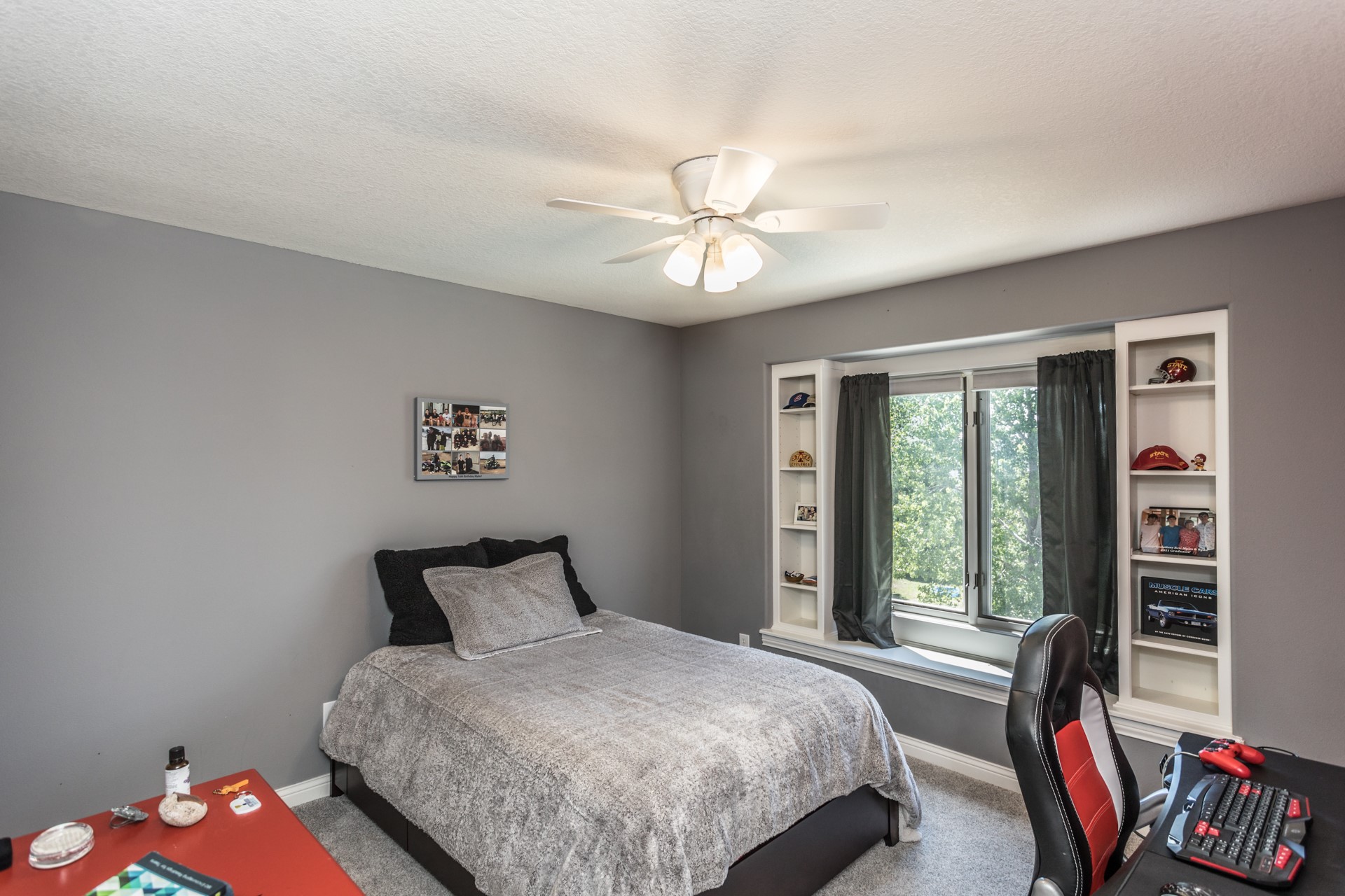 800 SE Plumwood Lane