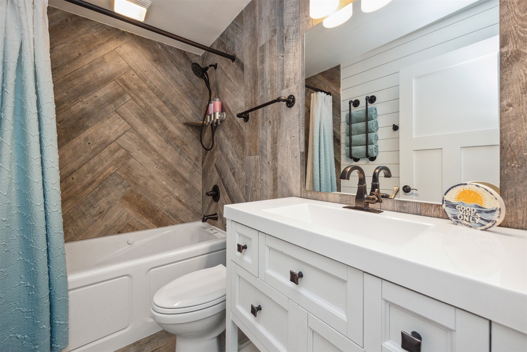 8350 Lakeshore Drive