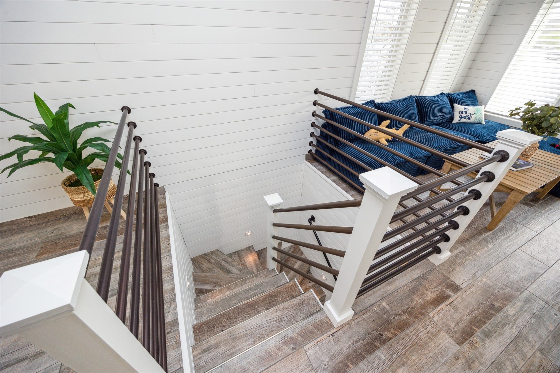 8350 Lakeshore Drive