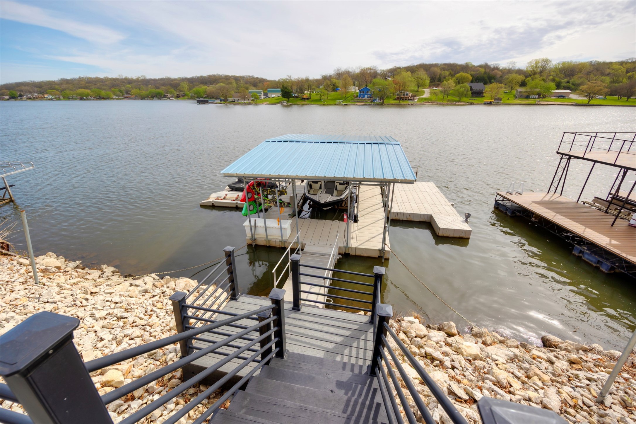 8350 Lakeshore Drive