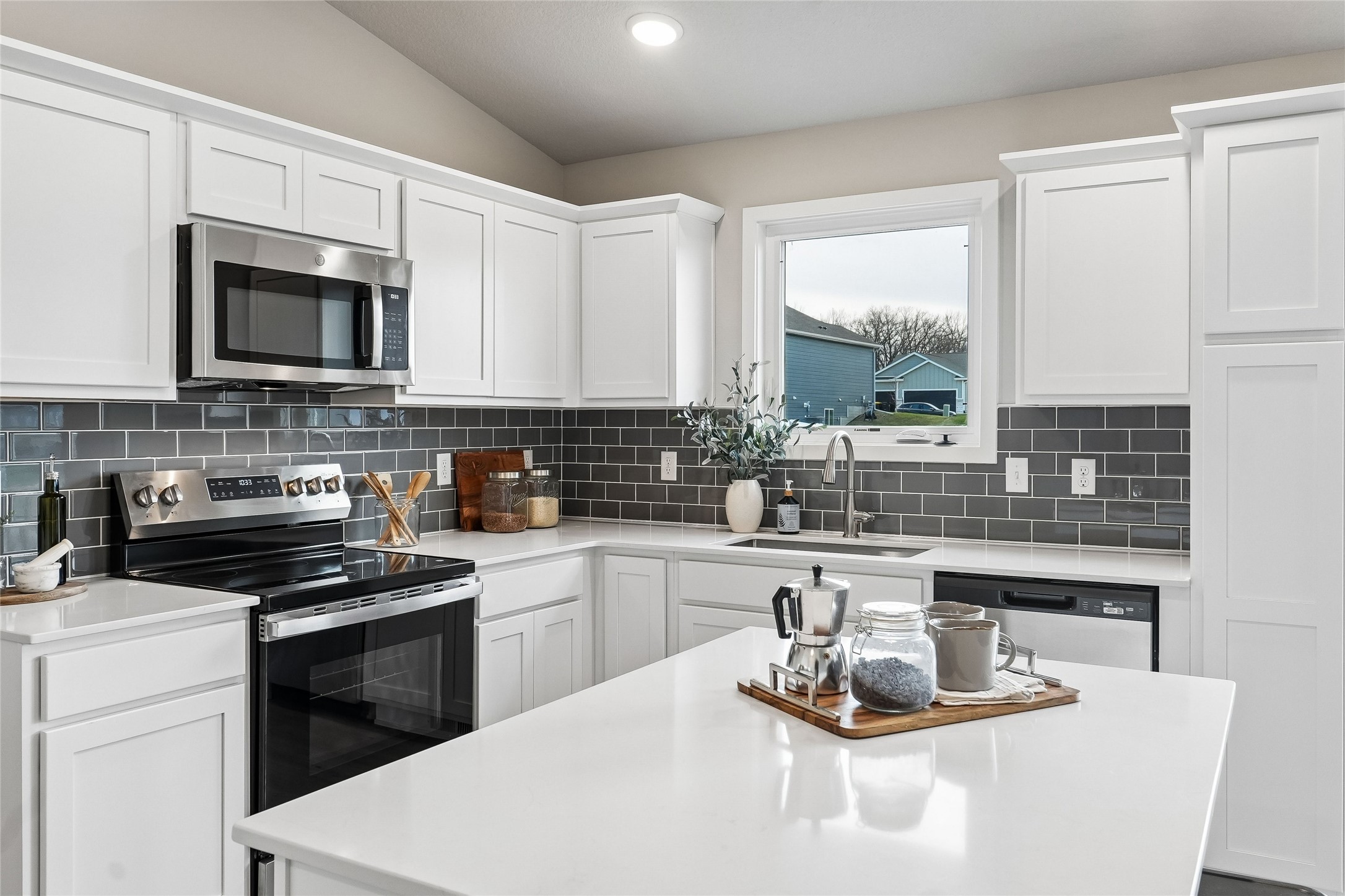 25088 Bluebird Circle