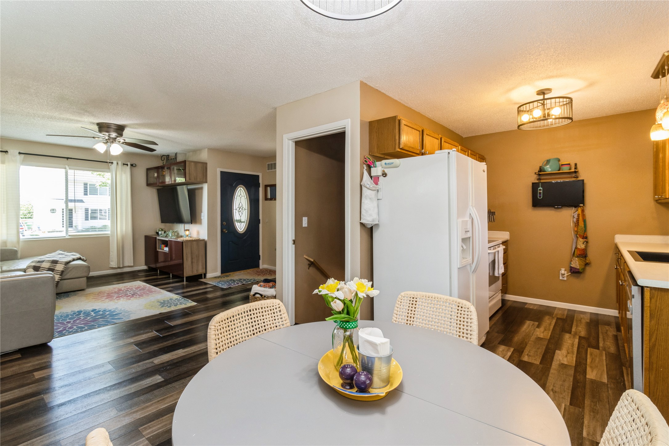 302 W 18th Place