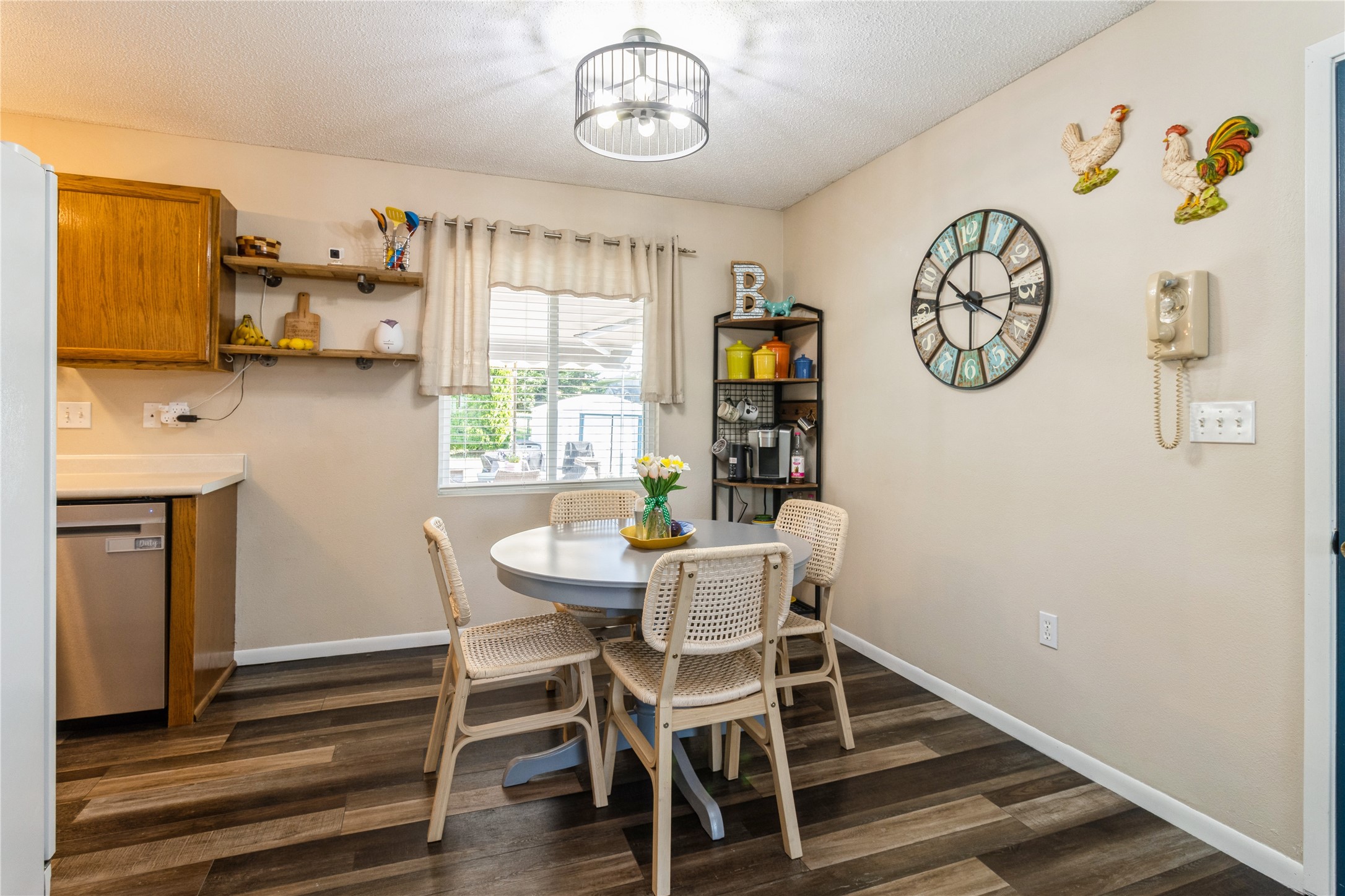 302 W 18th Place
