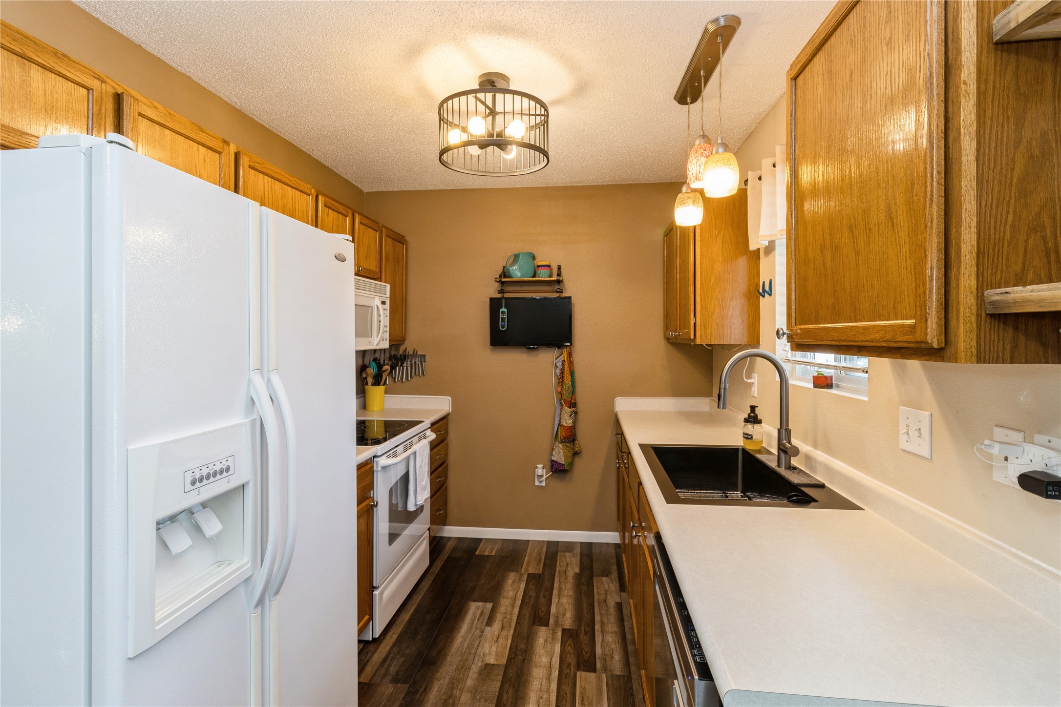 302 W 18th Place