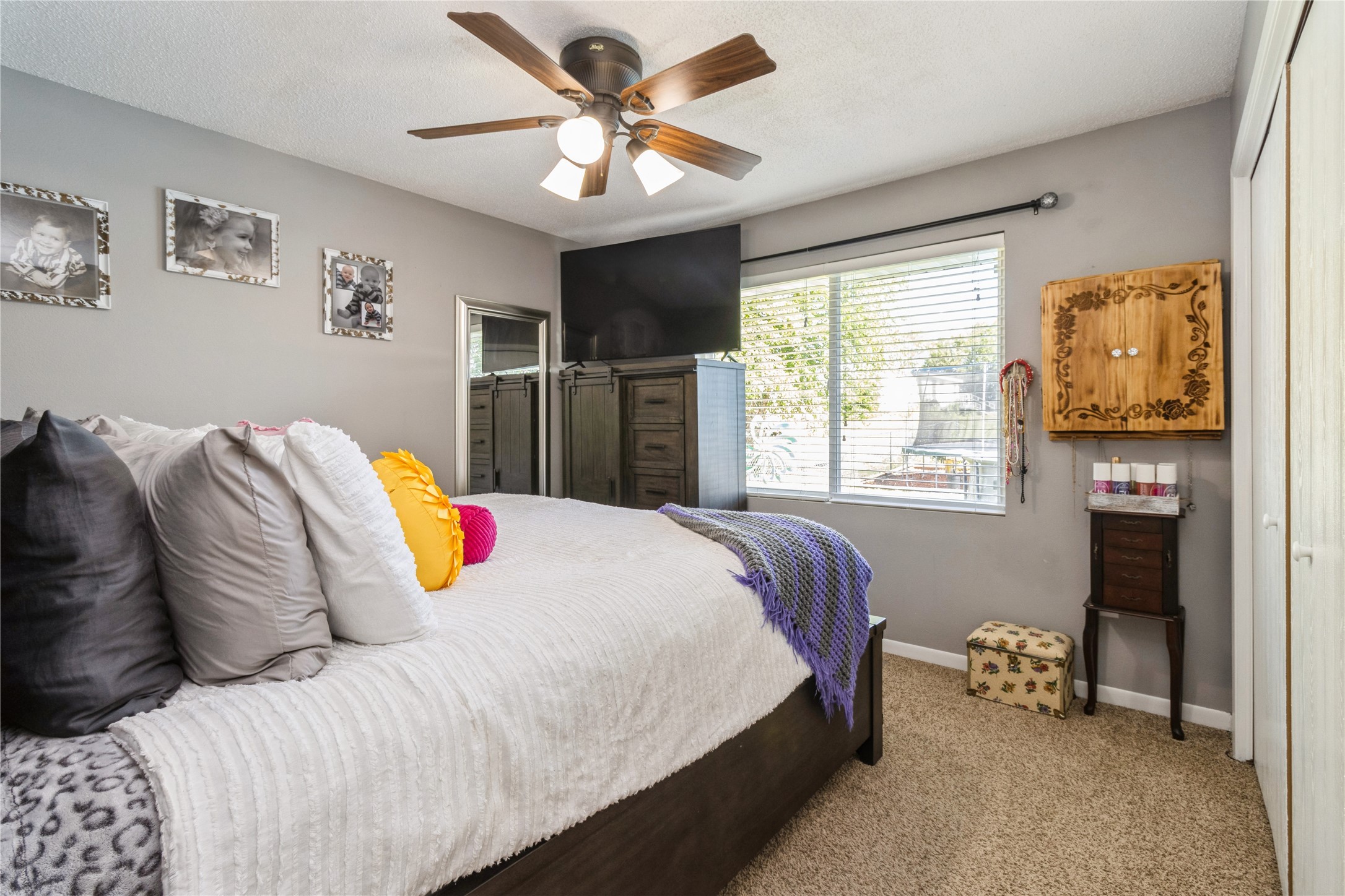 302 W 18th Place