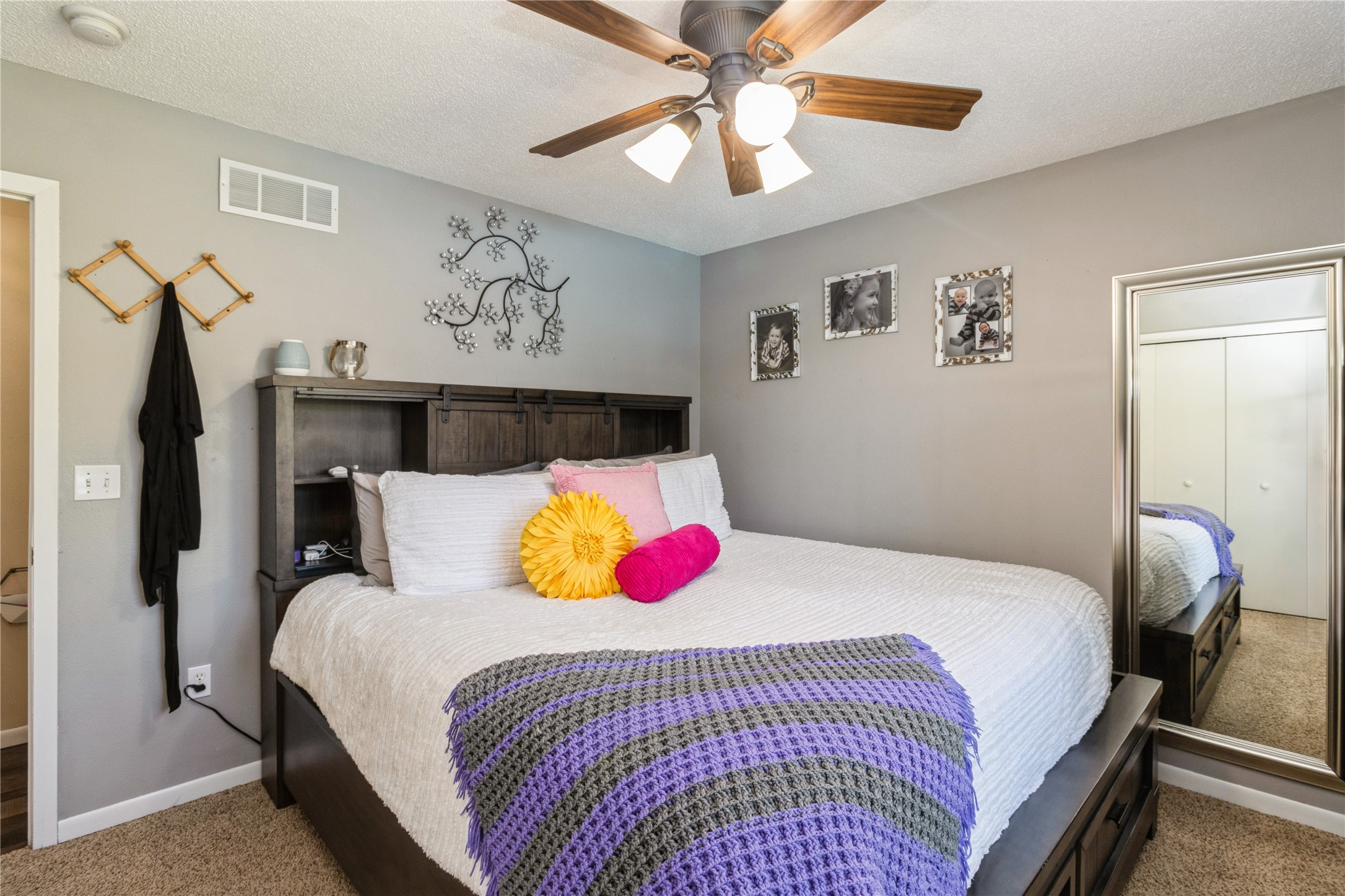 302 W 18th Place
