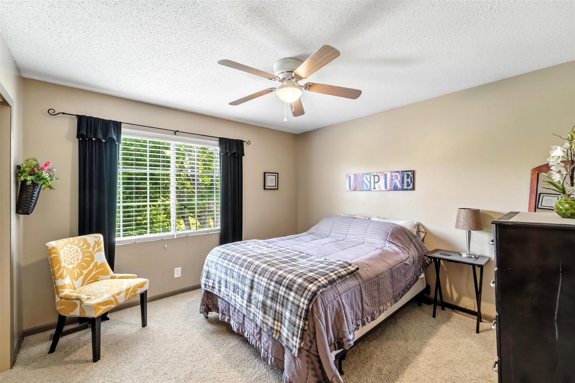 555 SE Laurel Street 24