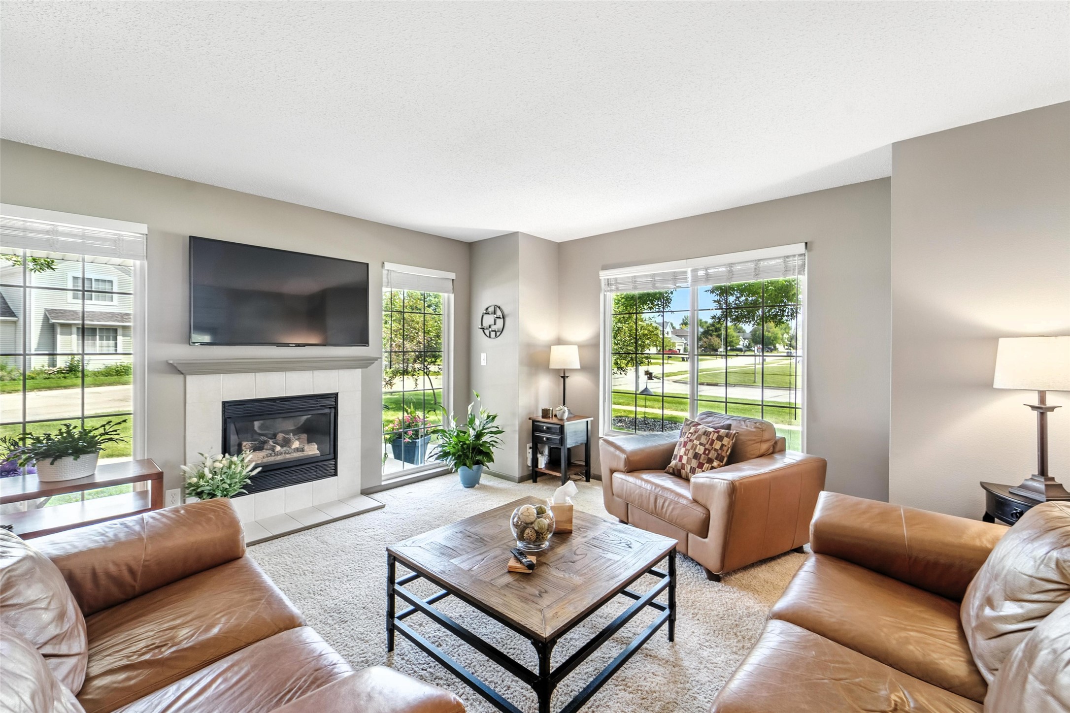 555 SE Laurel Street 24
