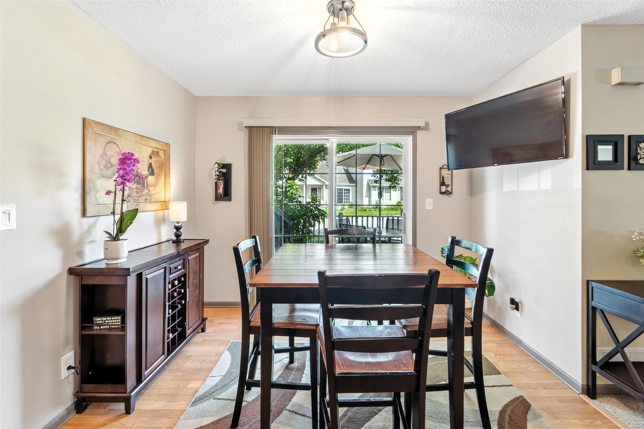 555 SE Laurel Street 24
