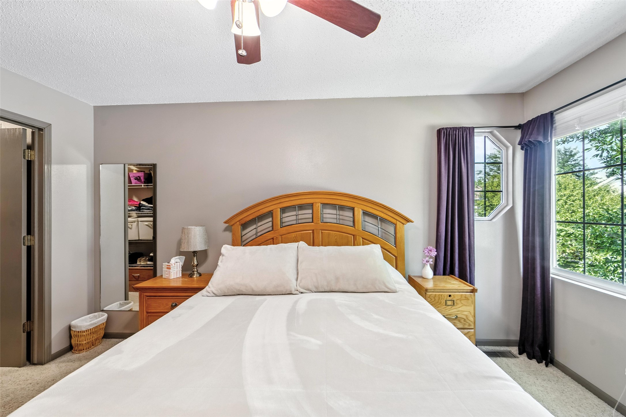 555 SE Laurel Street 24