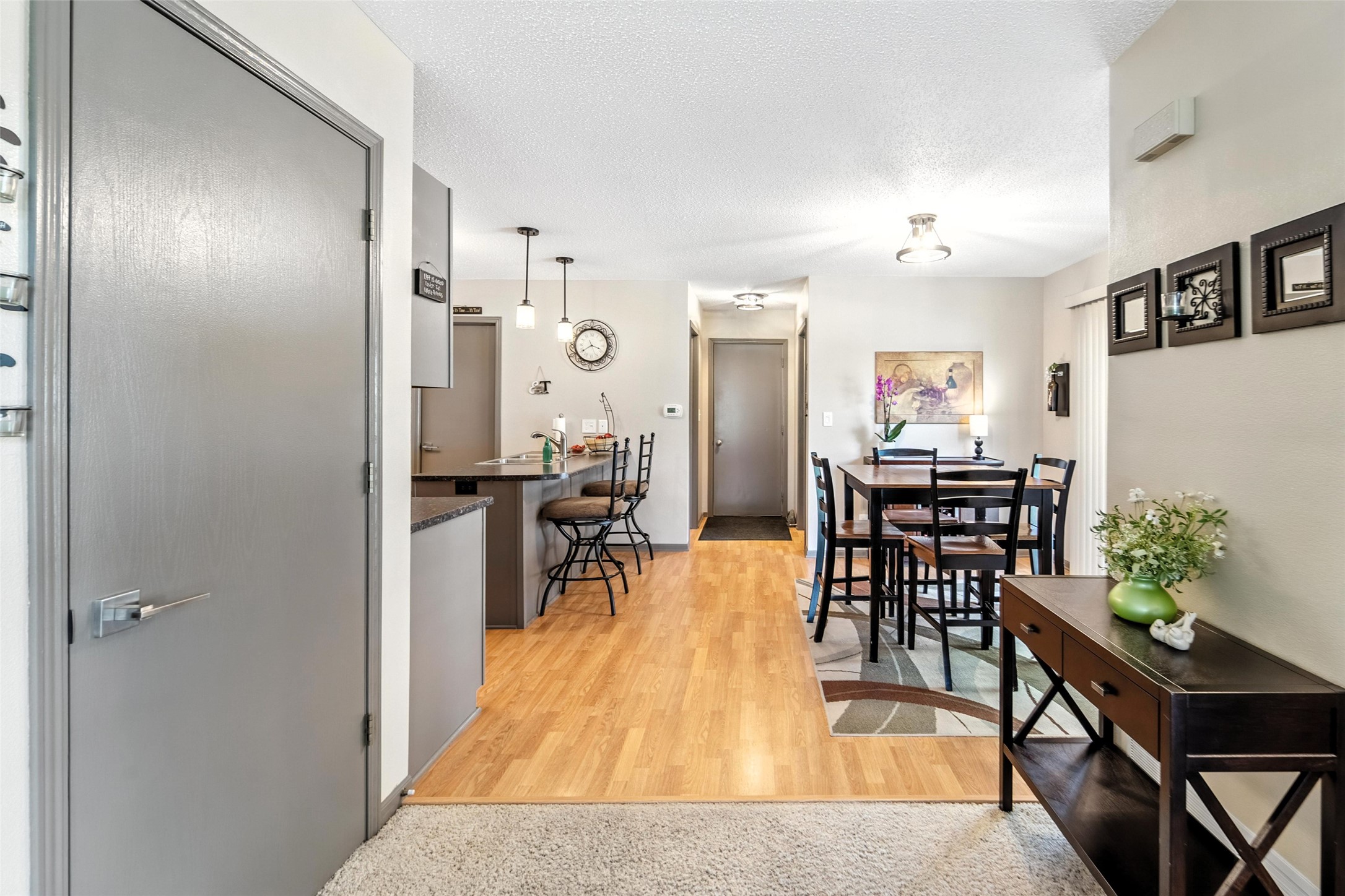 555 SE Laurel Street 24