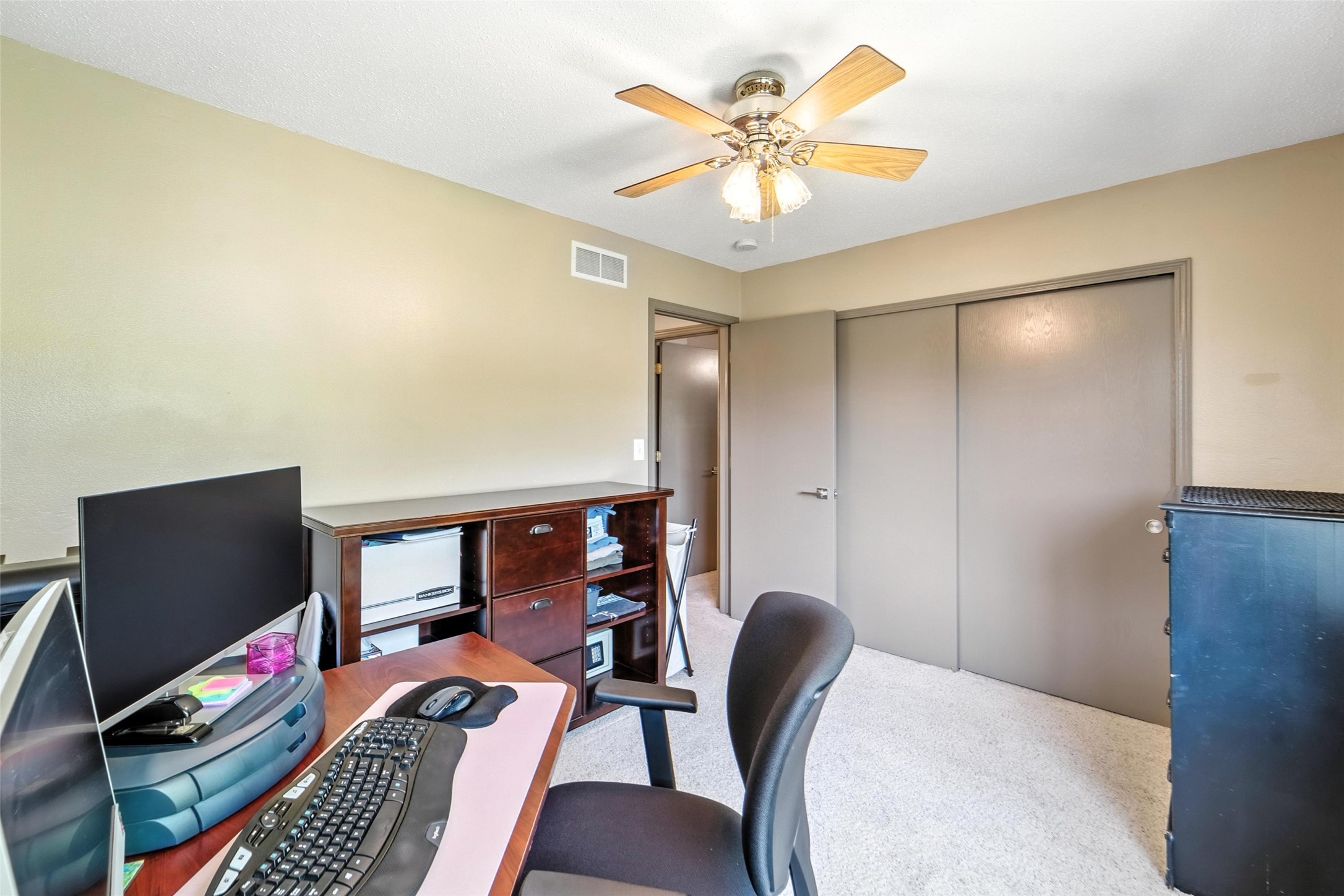555 SE Laurel Street 24