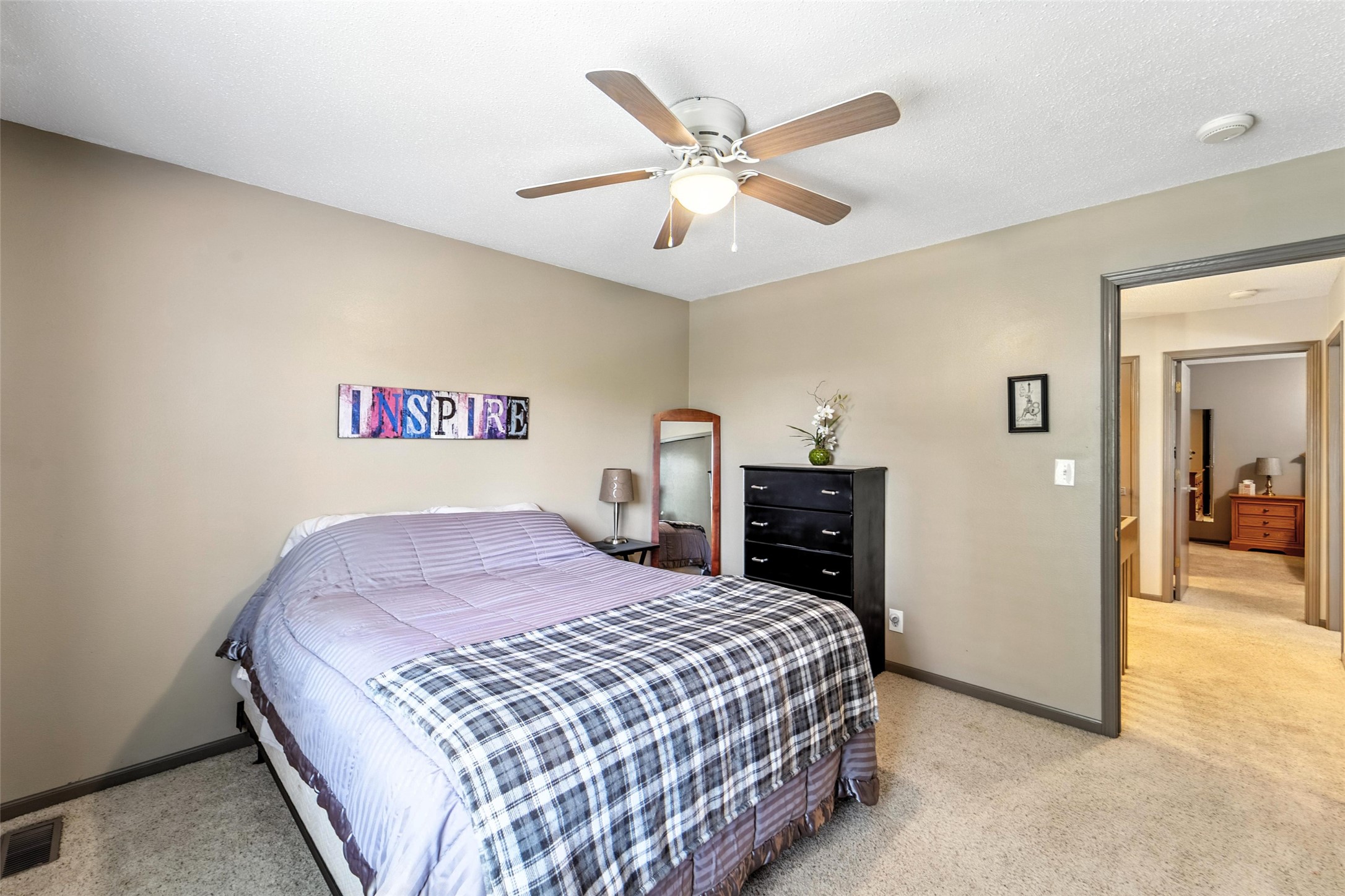 555 SE Laurel Street 24