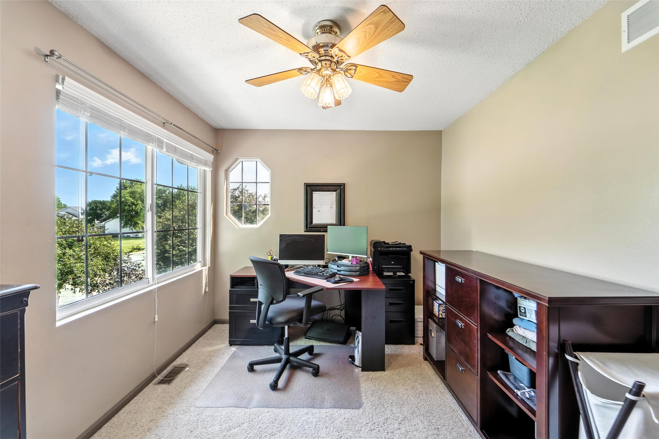 555 SE Laurel Street 24