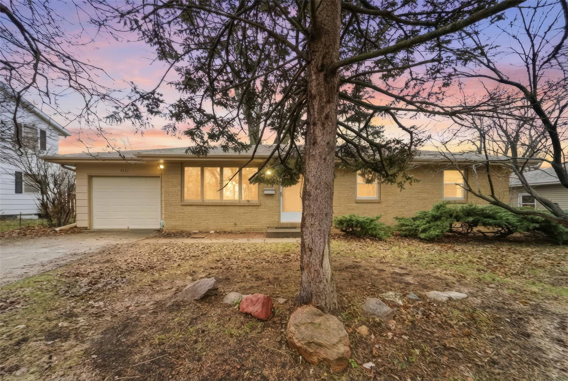 1301 SW Kenworthy Drive