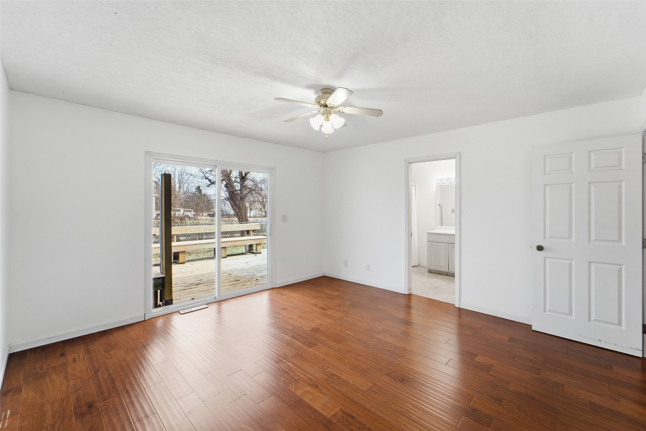 201 Oakridge Drive