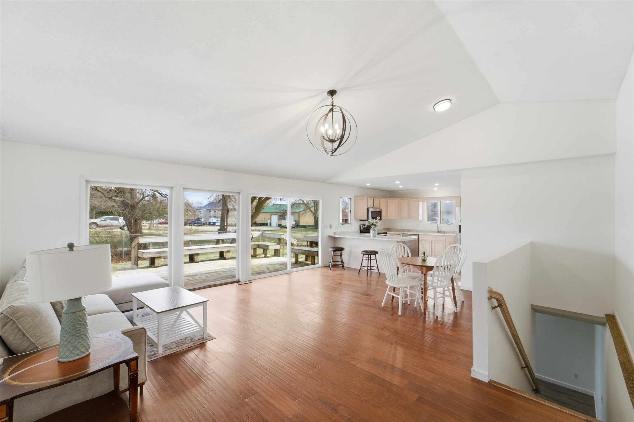 201 Oakridge Drive