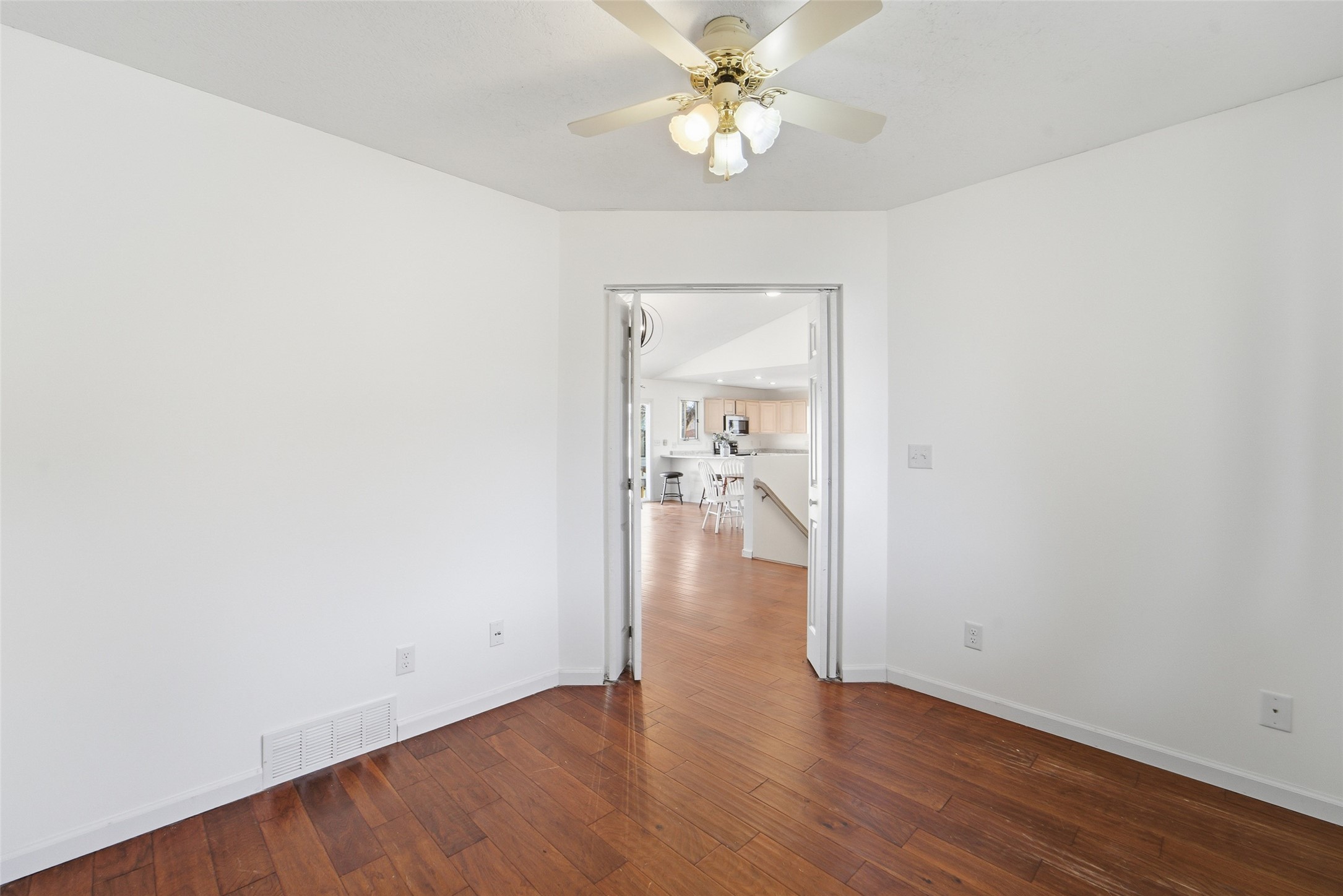 201 Oakridge Drive