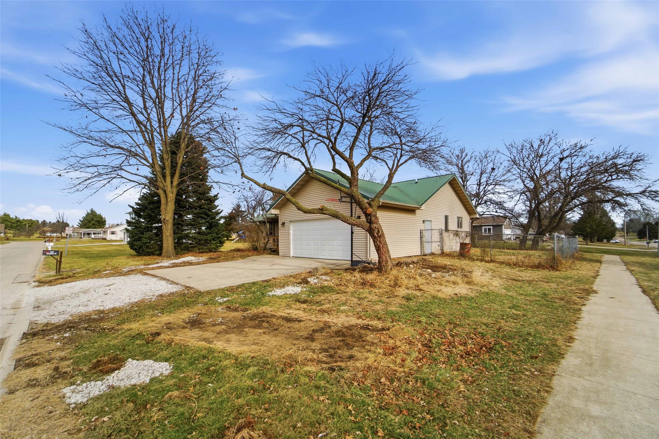201 Oakridge Drive