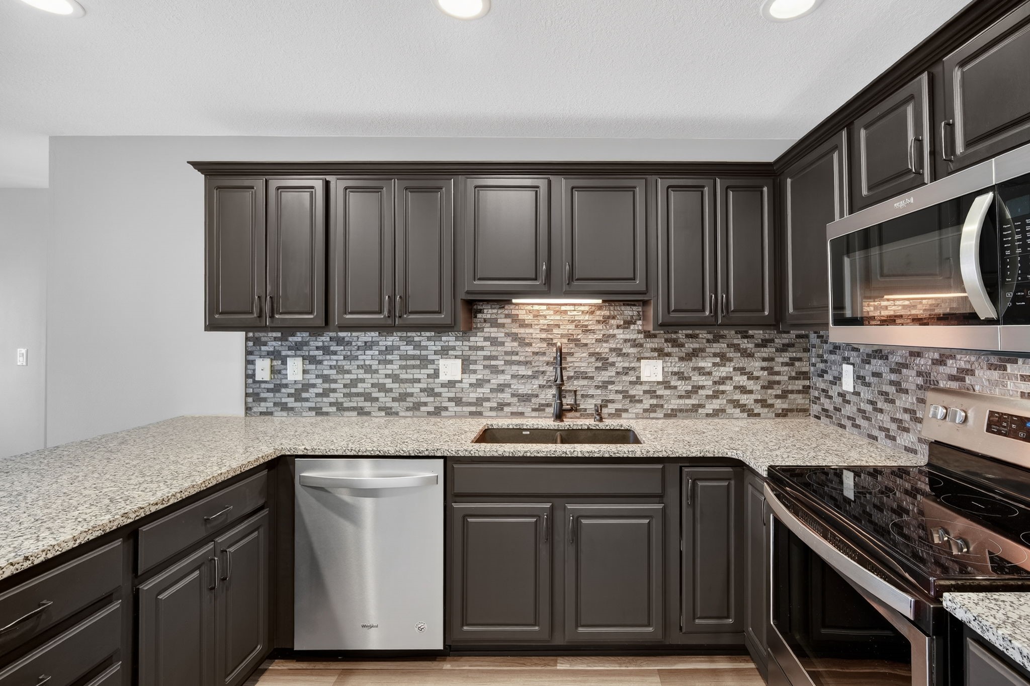 5916 Sutton Place 3