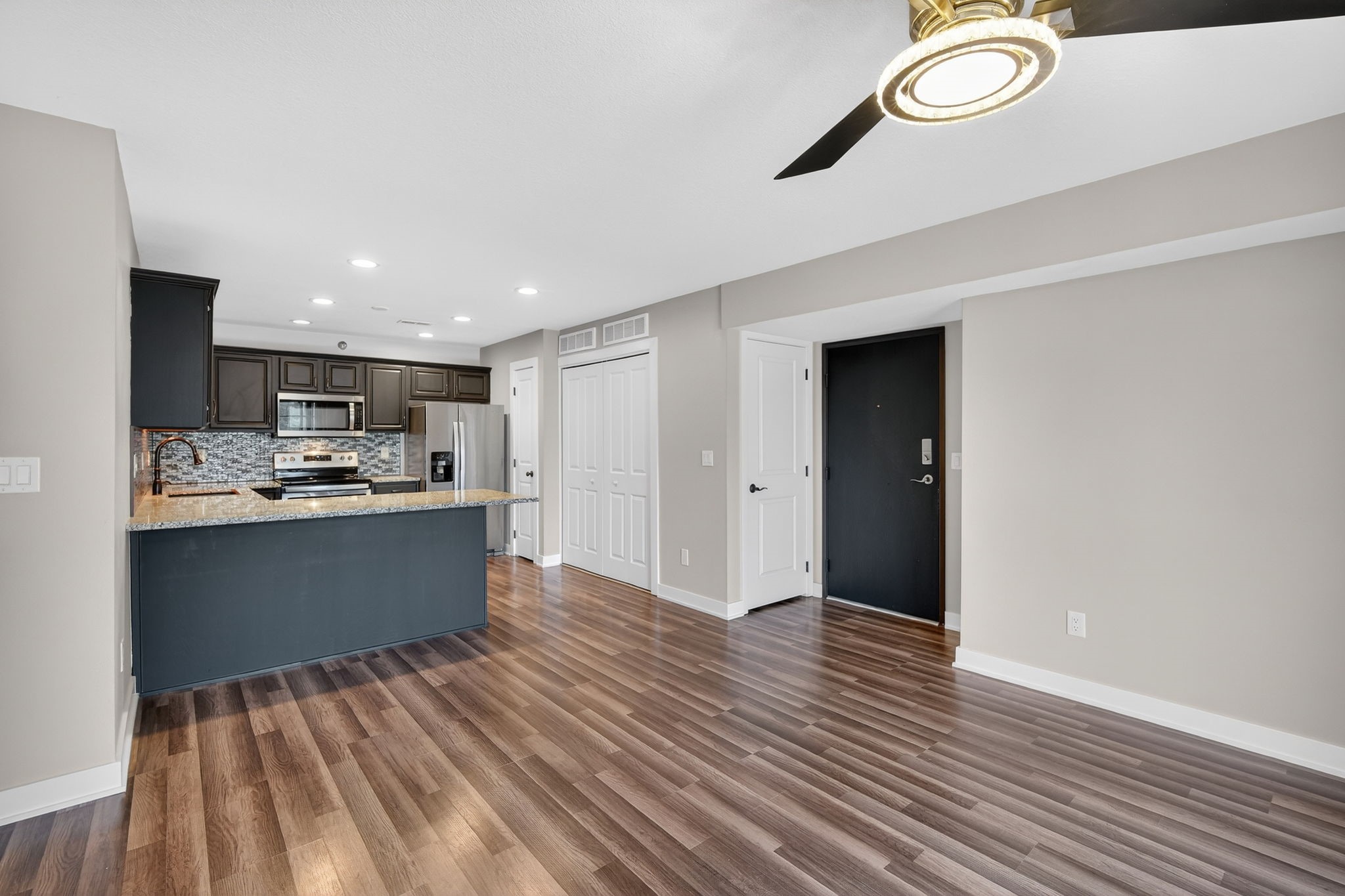 5916 Sutton Place 3