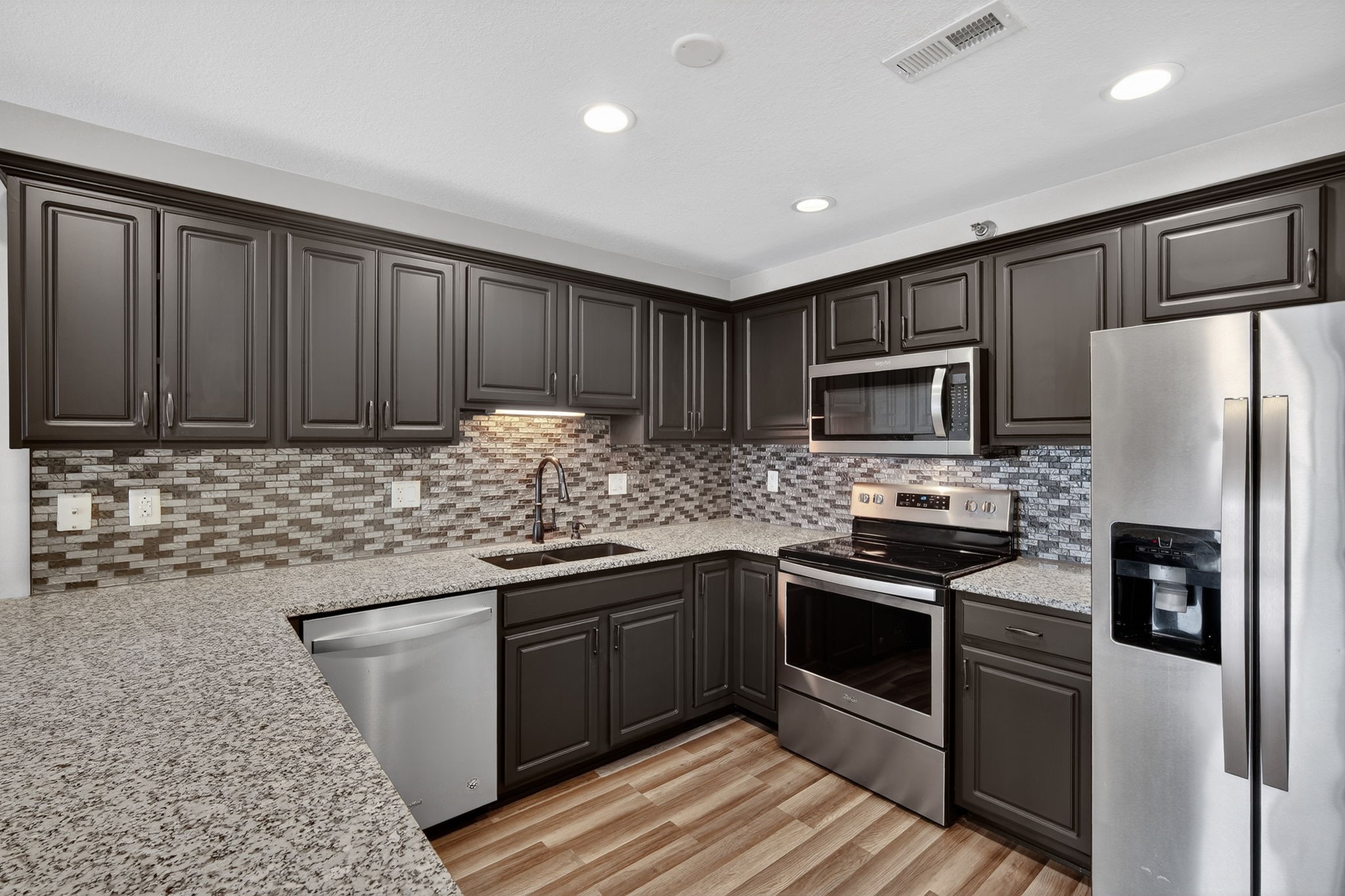 5916 Sutton Place 3