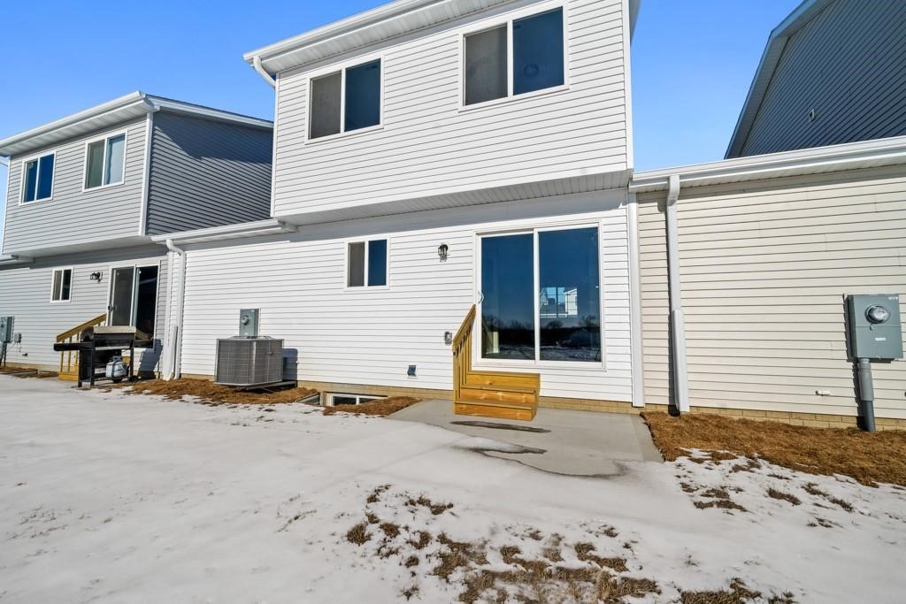 102 E Sycamore Street