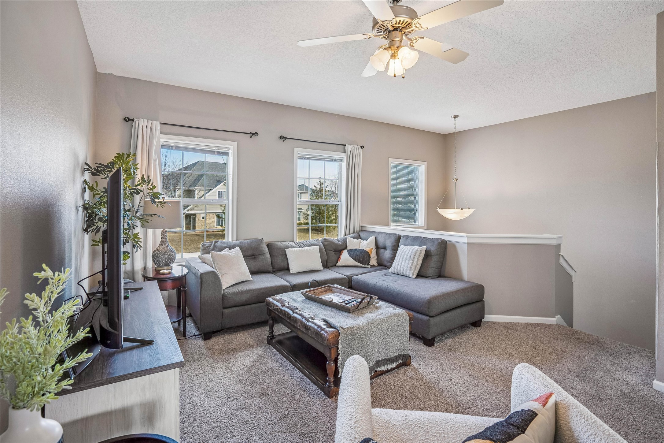 6883 Jack London Drive